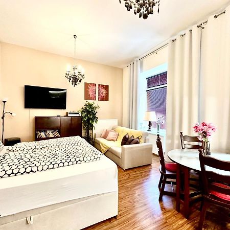 Home Away Main Square Apartment 포프라트 외부 사진