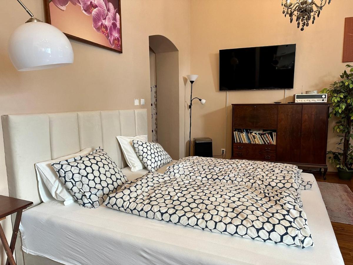 Home Away Main Square Apartment 포프라트 외부 사진