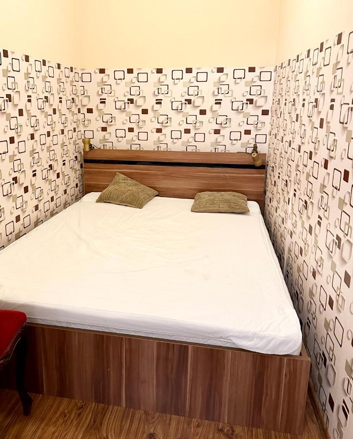 Home Away Main Square Apartment 포프라트 외부 사진