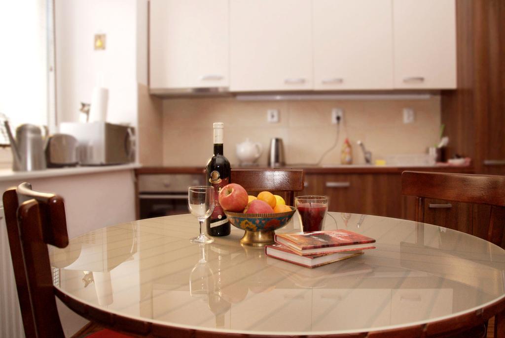 Home Away Main Square Apartment 포프라트 외부 사진